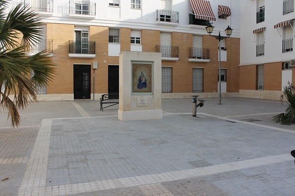 El Ayuntamiento de Lucena interviene en la Plaza Virgen del Rosario 1