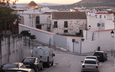 El Ayuntamiento de Lucena habilita como aparcamiento el solar de las antiguas bodegas del Carmen