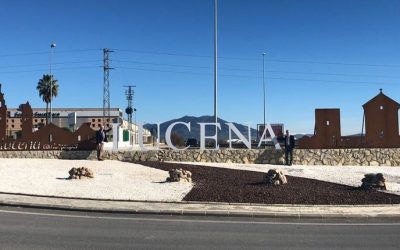 El Ayuntamiento de Lucena mejora la imagen de acceso a la ciudad desde la entrada sur de la A-45