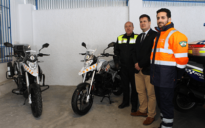 El ayuntamiento entrega dos nuevas motocicletas a Protección Civil