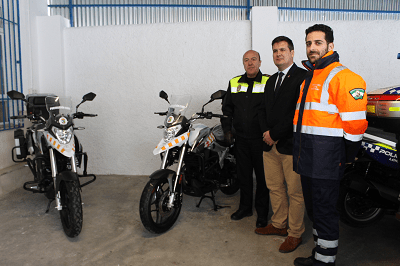 El ayuntamiento entrega dos nuevas motocicletas a Protección Civil  1
