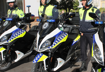 Detenido un joven por quemar un contenedor y agredir a un agente de policía