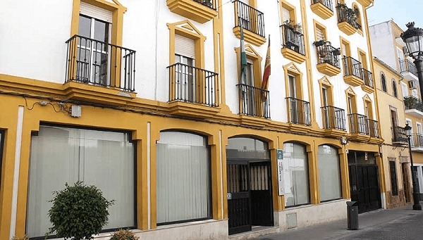 El Ayuntamiento de Lucena reclama a la Consejería de Justicia e Interior la eliminación de las barreras de la Sede Judicial 1