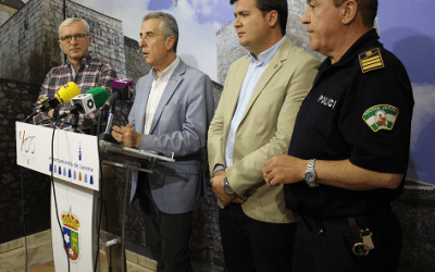 El alcalde destaca la rápida actuación de los agentes durante la tormenta de ayer