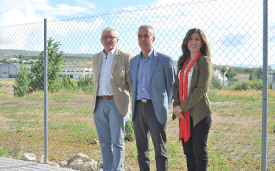 El pabellón deportivo del Oeste 1 y la renovación del césped artificial del campo de fútbol del PDM, primeras inversiones de la DUSI ‘Lucena Cohesionada’