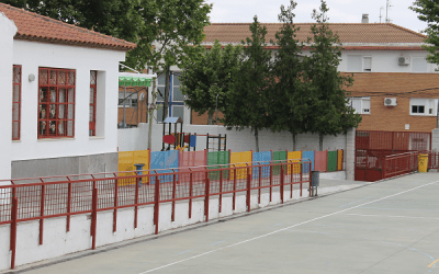 El Ayuntamiento anuncia la sustitución de rejillas en el Colegio El Valle