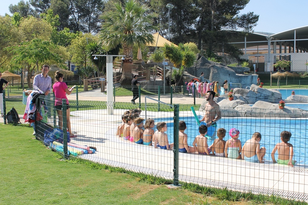 Comienzan los cursos de natación intensiva en las piscinas con una oferta de 520 plazas 1