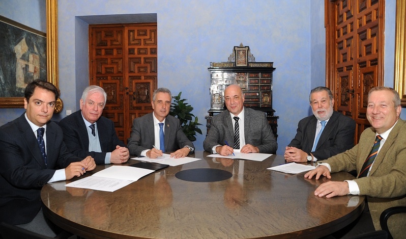 La Diputación y el Ayuntamiento de Lucena firman un acuerdo para ampliar las competencias del ICHL en materia de recaudación 1