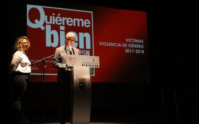 Acto en recuerdo de las víctimas de violencia de género