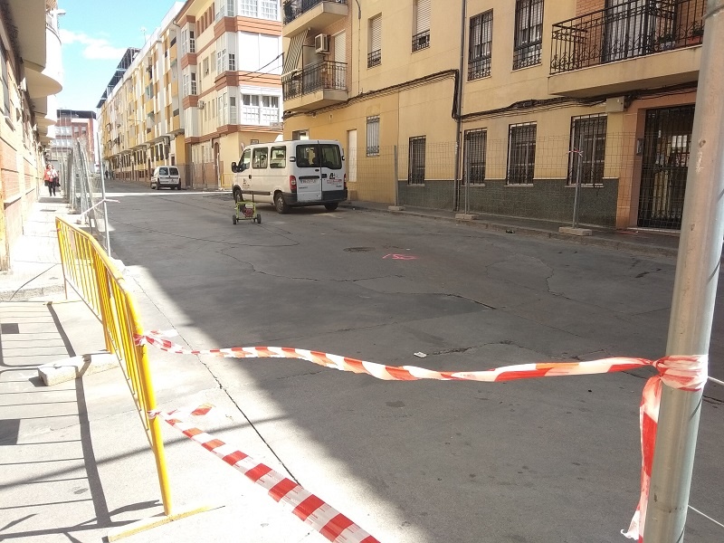 El Ayuntamiento de Lucena inicia la remodelación de la calle Baena 1