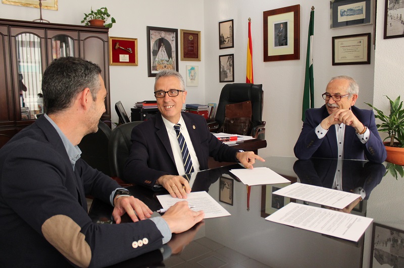 El Ayuntamiento de Lucena convenia con Loserco el asesoramiento en trámites aduaneros al empresariado local 1