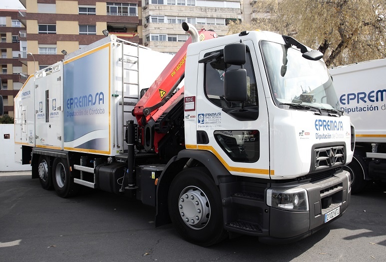Nuevos camiones más ligeros asumen la recogida de basuras en el centro de Lucena  1