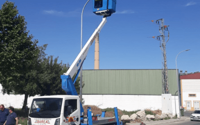 El Ayuntamiento de Lucena renovará la luminaria pública en dos barrios y las pedanías con más de 1,3 millones de euros