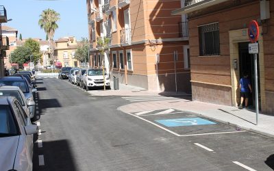 El Ayuntamiento de Lucena completa la reurbanización de la calle Baena