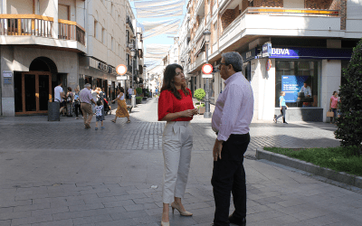 El Ayuntamiento pone en marcha la sustitución de luminarias en el Centro Comercial Abierto