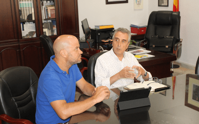 Ayuntamiento de Lucena y Club Sur de Deportes Aéreos relanzarán los vuelos en parapente en la Sierra de Aras