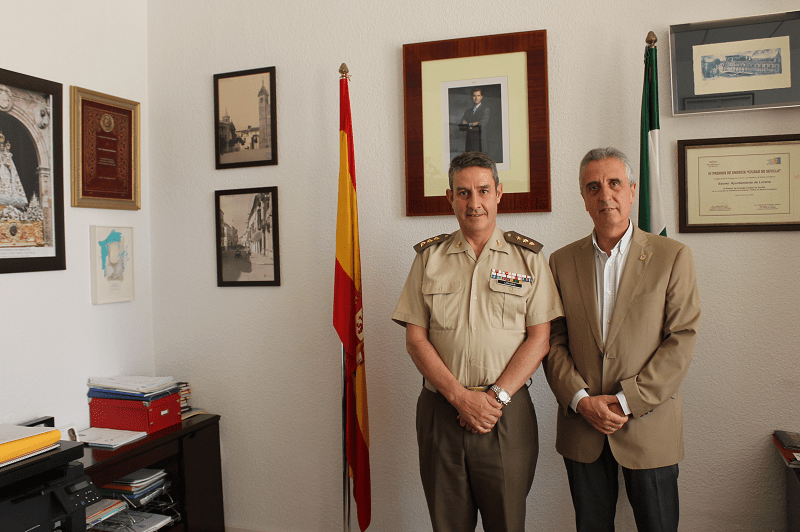 Visita oficial del subdelegado de Defensa en Córdoba al Ayuntamiento de Lucena 1