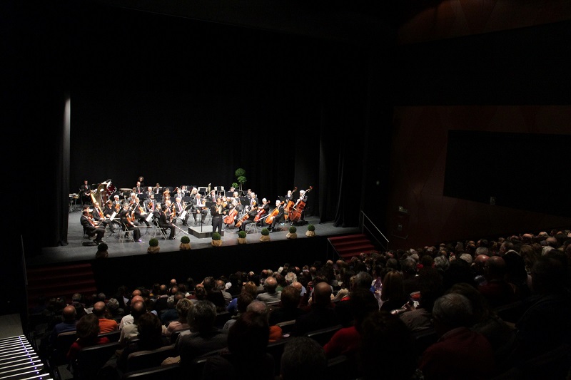 Más de 400 espectadores vibran con la Orquesta de Córdoba en el quinto aniversario del Auditorio Municipal de Lucena 1