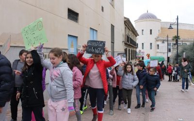 Lucena se suma a las marchas por el clima