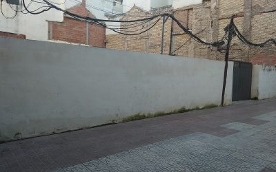 El Ayuntamiento amplía en 25 plazas el aparcamiento en el centro histórico al acondicionar un solar en la calle Jaime