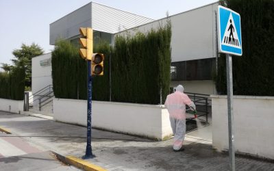 El Ayuntamiento de Lucena invierte 30.000 euros en servicios extraordinarios de limpieza y desinfección