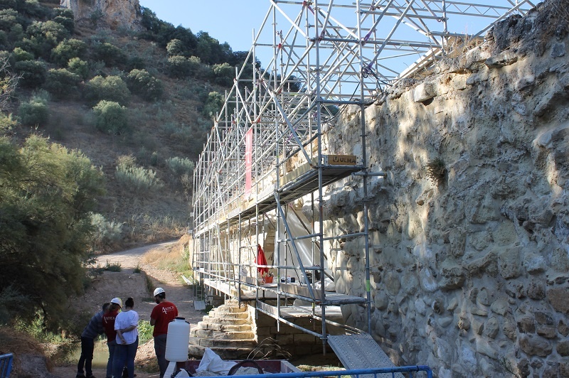 El puente Povedano consolida su estructura histórica con una inversión cercana a los 68.000 euros 1