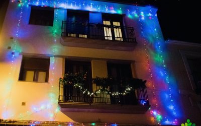 Fallados los premios del I Concurso de Balcones de Navidad organizado por la Federación de Asociaciones Vecinales