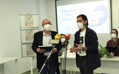 El Ayuntamiento de Lucena traslada las sesiones de asesoría digital a los centros sociales municipales