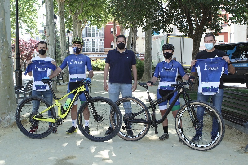 Lucena patrocina un par de equipos para la Andalucía Bike Race 1