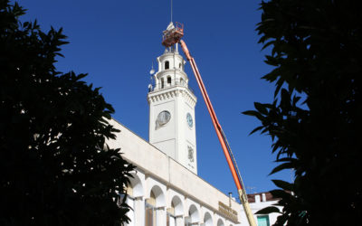 Puesta a punto del reloj de la plaza Nueva de Lucena