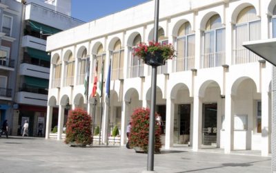 El Ayuntamiento pone a la venta dos plazas de aparcamiento y una superficie de 6.700 m² de tierra calma