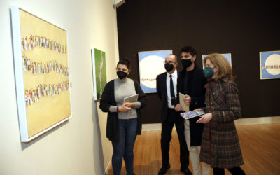 Valle Rivilla expone sus muñecos sin rosto en el Palacio de los Condes de Santa Ana