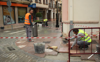 Obras afina el mantenimiento de calles y plazas antes de la Semana Santa y Fiestas Aracelitanas