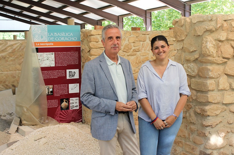 Juan Pérez y Mamen Beato, en la visita a Coracho