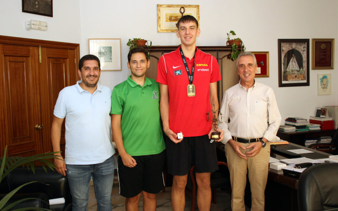El Ayuntamiento de Lucena felicita al lucentino Tanchyn por su oro en el Eurobasket Sub 18
