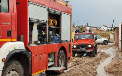 Activado dispositivo de seguridad y limpieza tras la tormenta en las Navas
