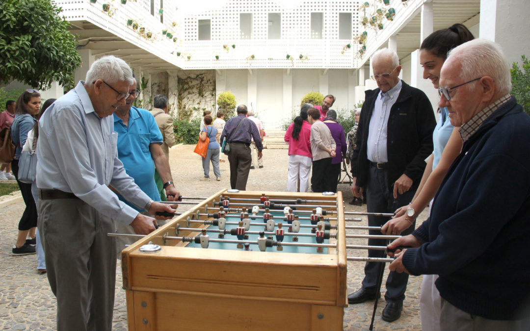 Unos 80 mayores participan en un encuentro de envejecimiento activo