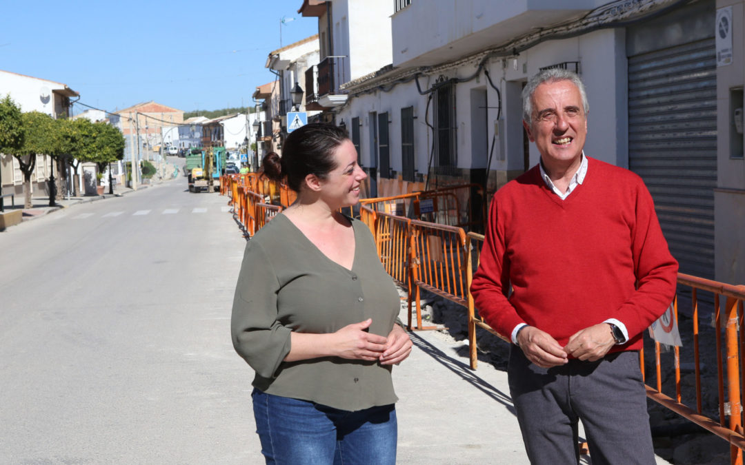 Comienzan las obras de reforma de la calle Navas en la aldea lucentina