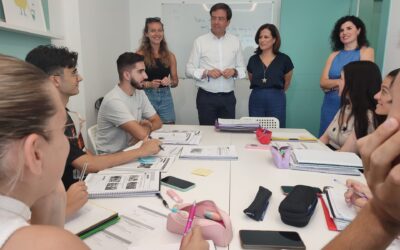 Los cursos intensivos de inglés del Ayuntamiento de Lucena ayudan a 30 jóvenes a obtener el B1 y B2