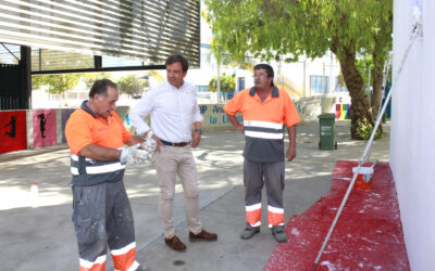 El operativo de mantenimiento de colegios de Lucena, a pleno rendimiento