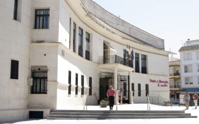 El Ayuntamiento de Lucena licita la limpieza de seis colegios y dos edificios municipales