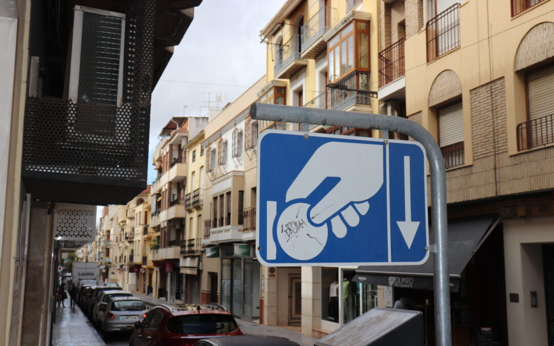 El Ayuntamiento decide suprimir la zona azul en el centro de Lucena