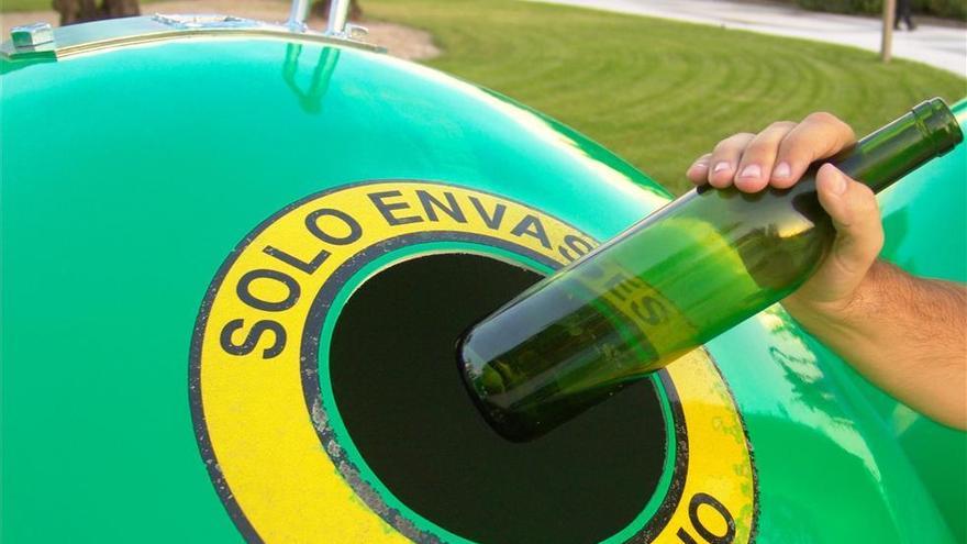 El Ayuntamiento de Lucena y Epremasa impulsan el reciclaje del vidrio en el sector hostelero local
