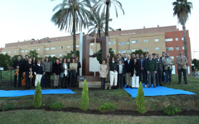 Una escultura para simbolizar el abrazo de Lucena al recuerdo de las víctimas de la covid