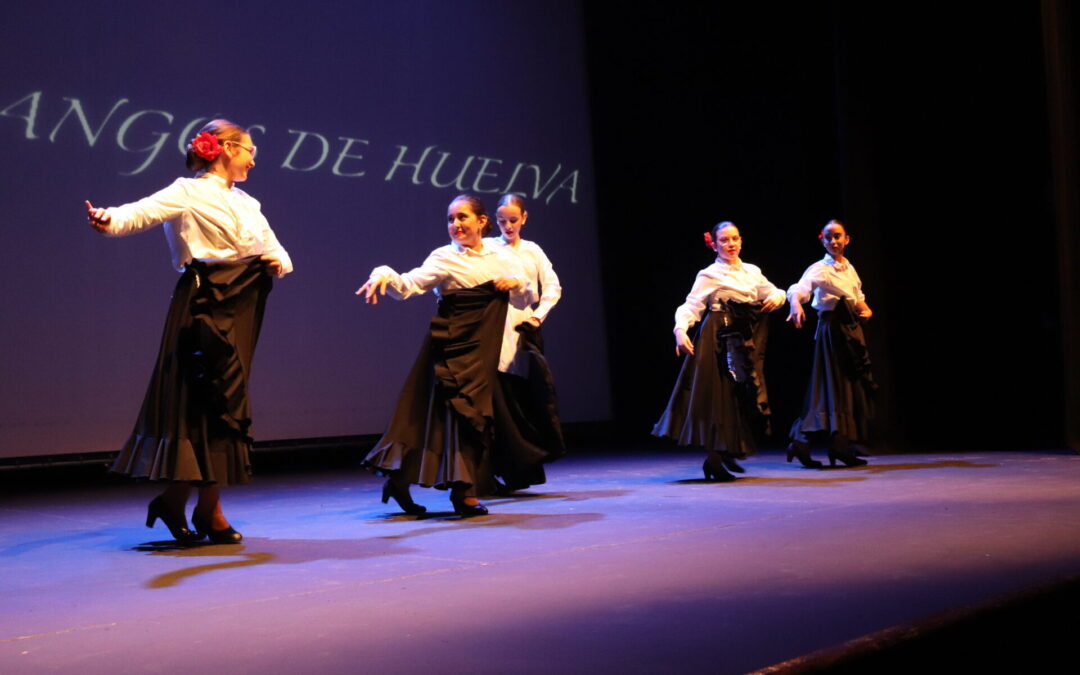 baile de alumnas de la Escuela de Música y Danza en el Día del Flamenco 2023