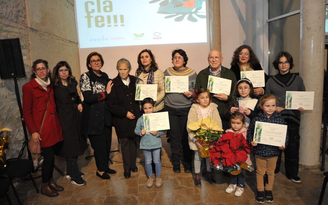 Foto de familia de los ganadores del IV Recíclate