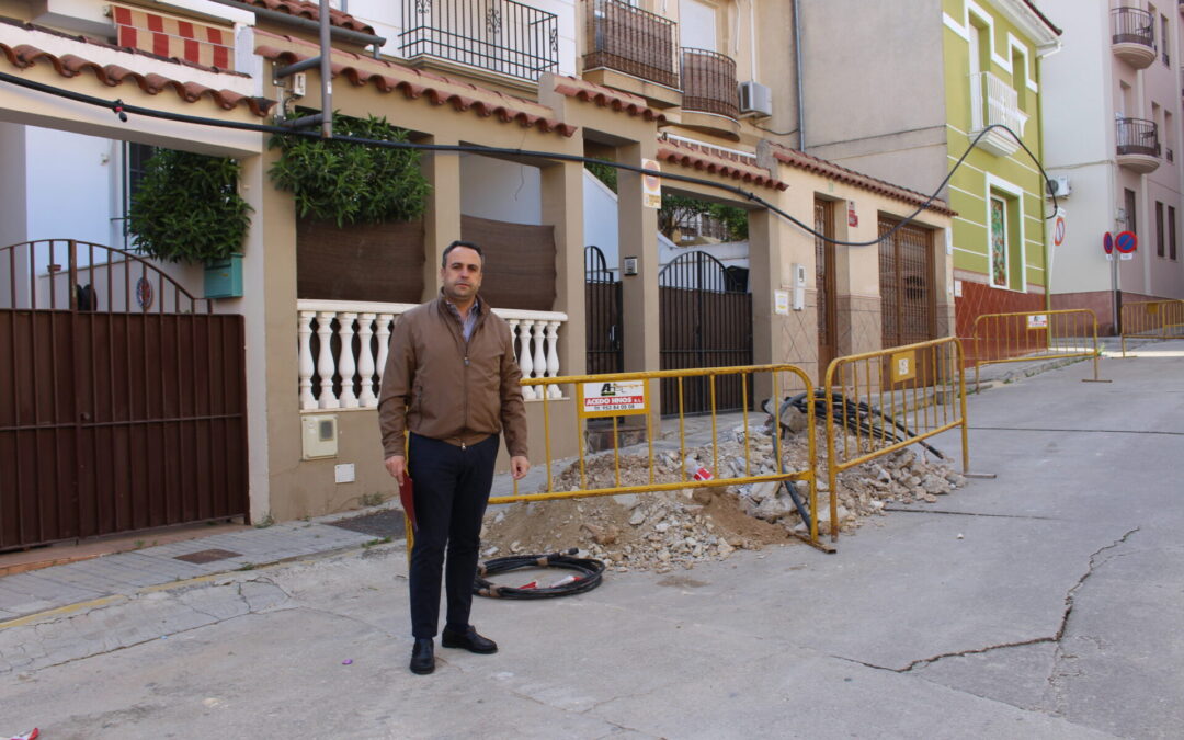 Visita de Javier Pineda a las obras de la calle Río Guadalquivir