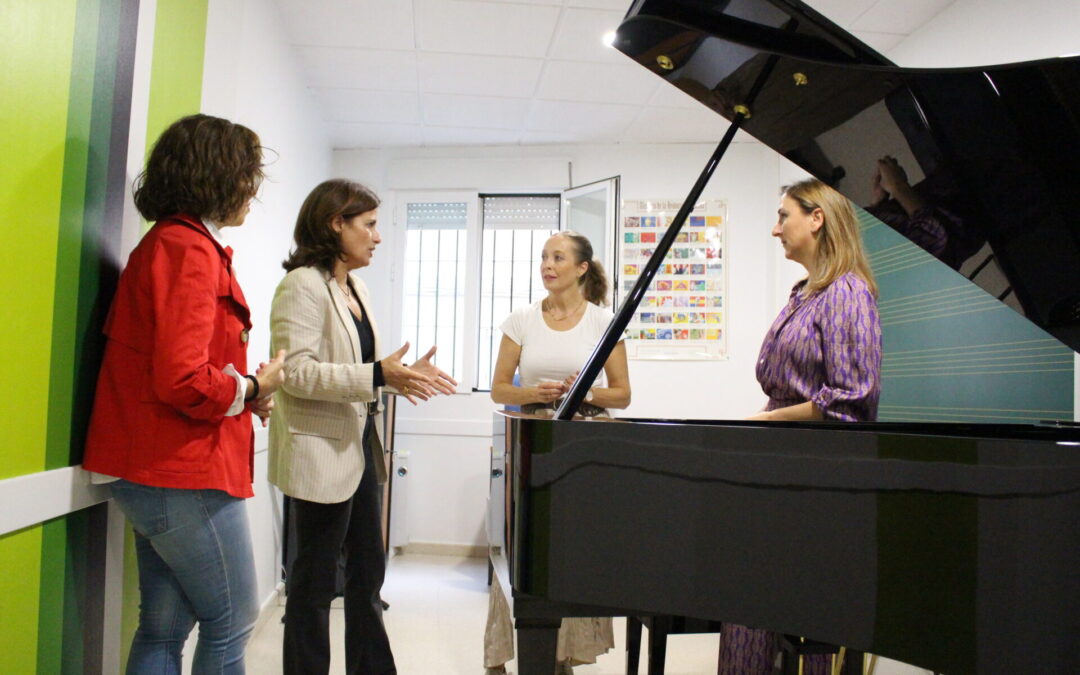 Un nuevo piano para la Escuela Municipal de Música y Danza de Lucena