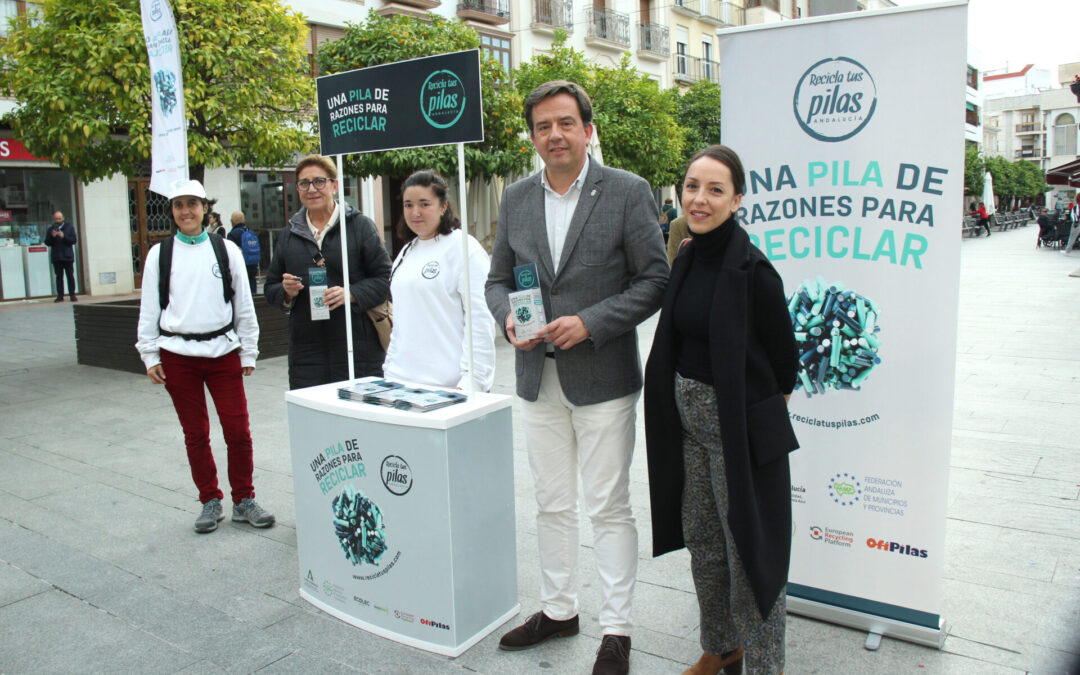 El Ayuntamiento de Lucena se suma a la campaña ‘Una Pila de Razones para Reciclar’