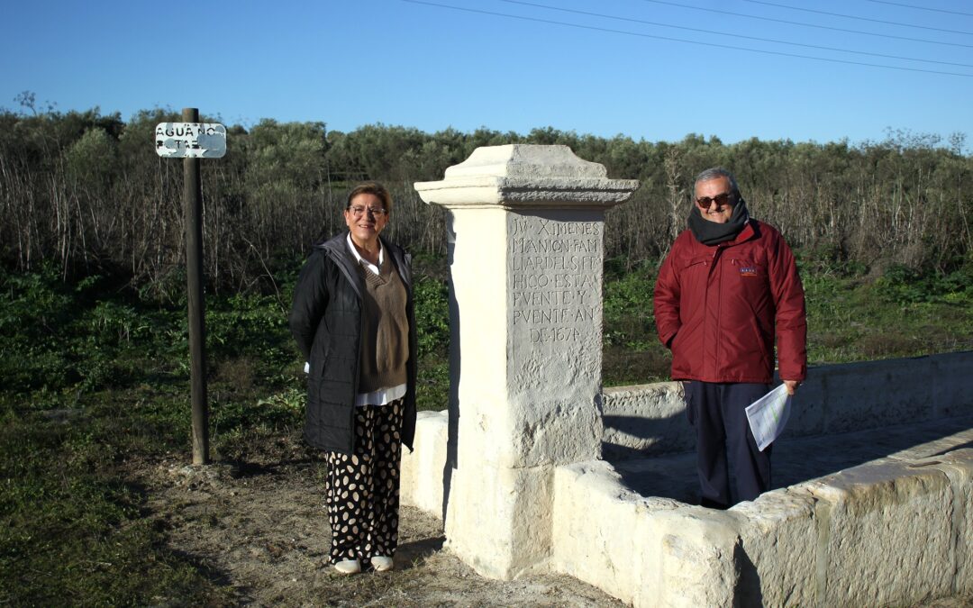 El Ayuntamiento de Lucena restituye en la fuente del cortijo Grande del Duque una reproducción del pilar original